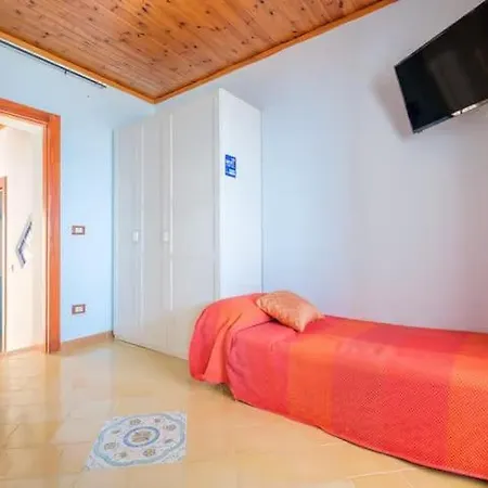 Apartment Blue Eden Strait *