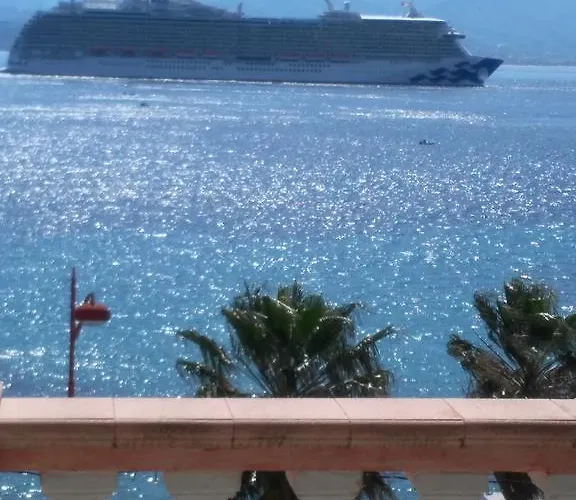 Blue Eden Strait Apartment Messina